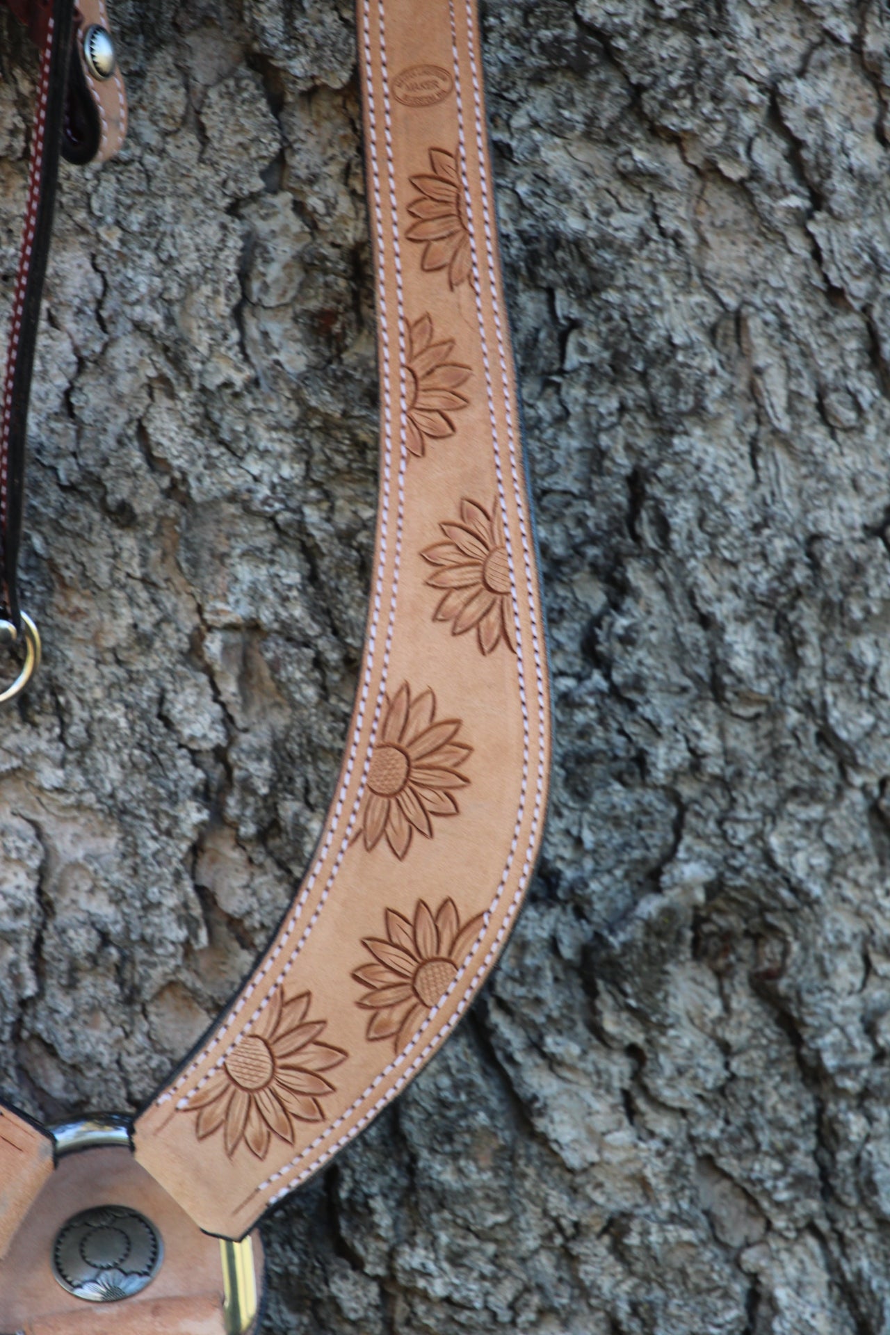 Rough-Out Sunflower Breastcollar