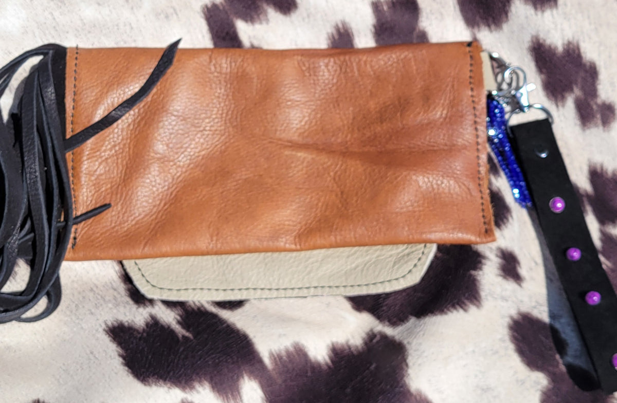 WRISTLET/CLUTCH
