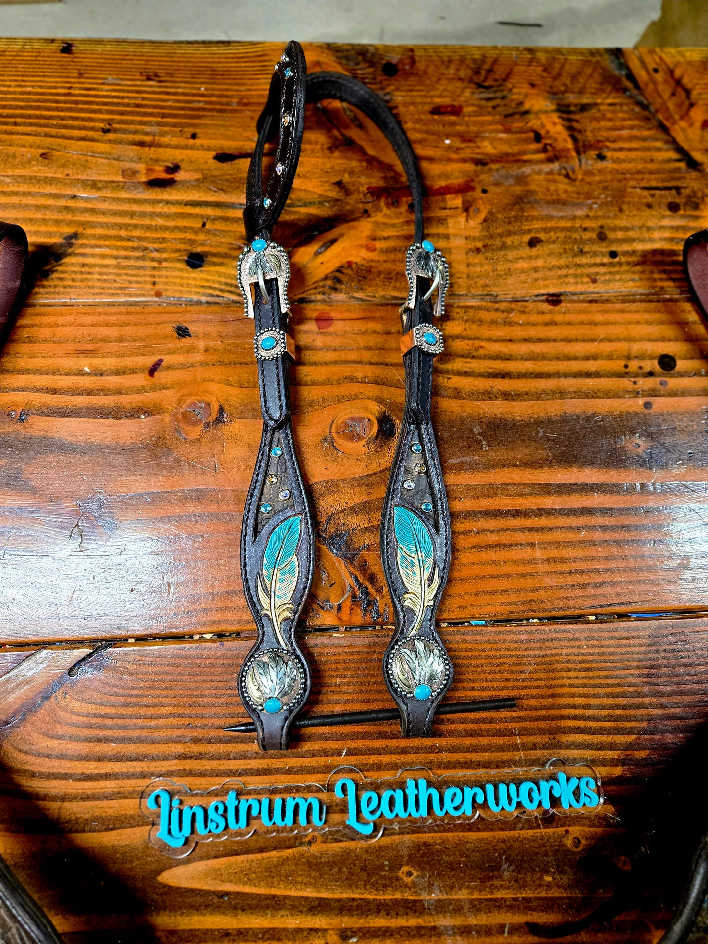 Blingy Feather Tack Set