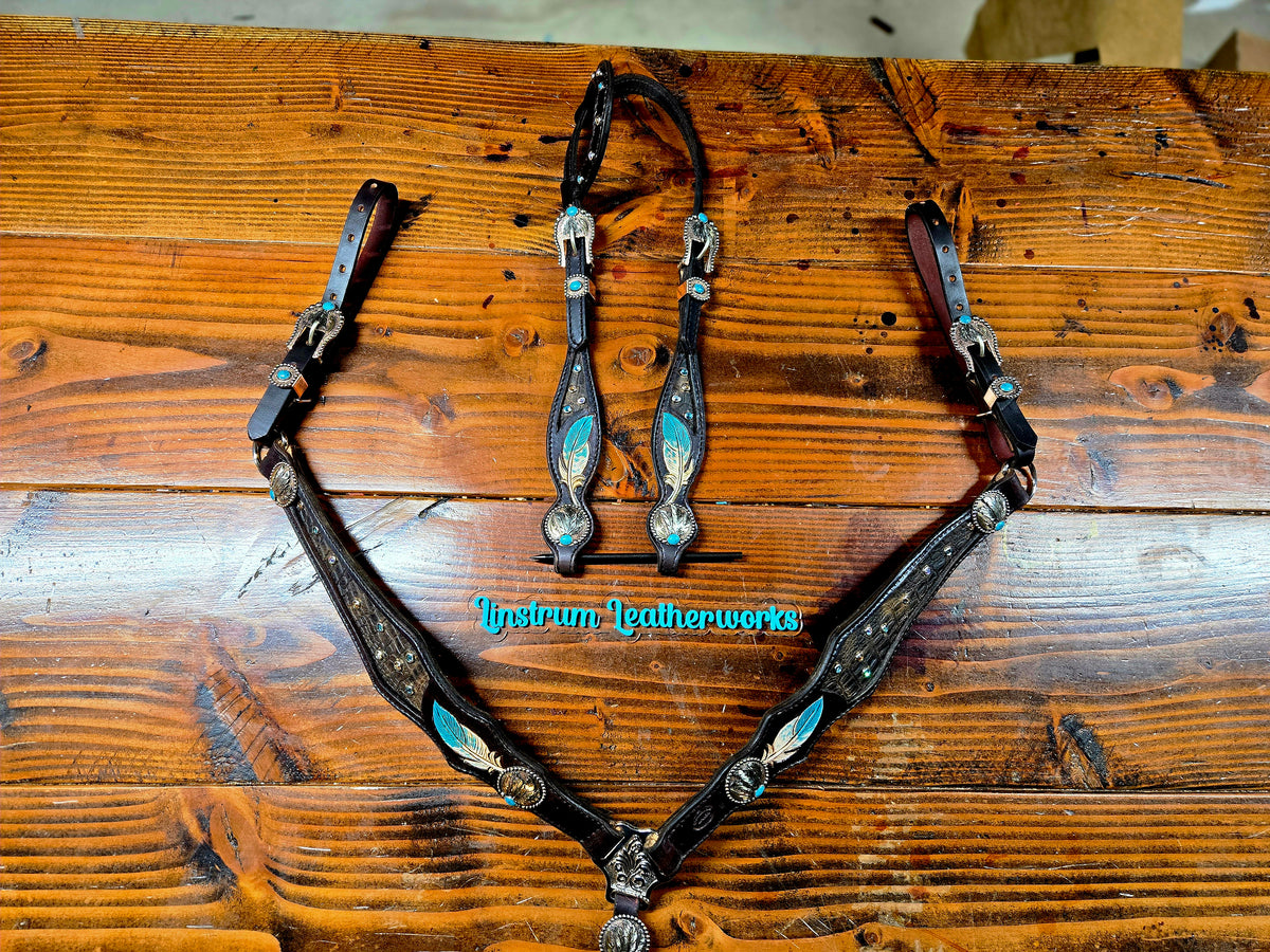 Blingy Feather Tack Set
