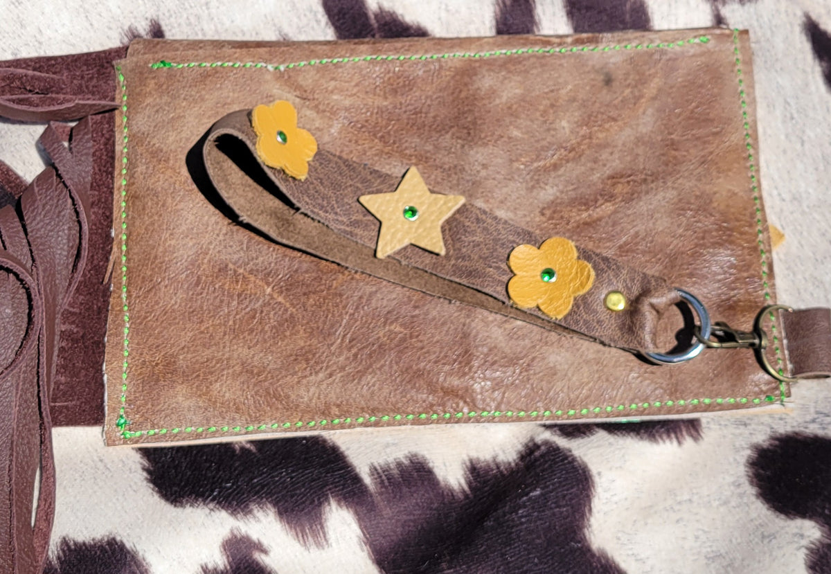WRISTLET/CLUTCH